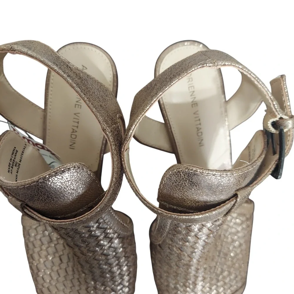 Adrienne Vittadini Roseanne Rose Gold Metallic Woven Wedge Sandals Womens 9 NEW